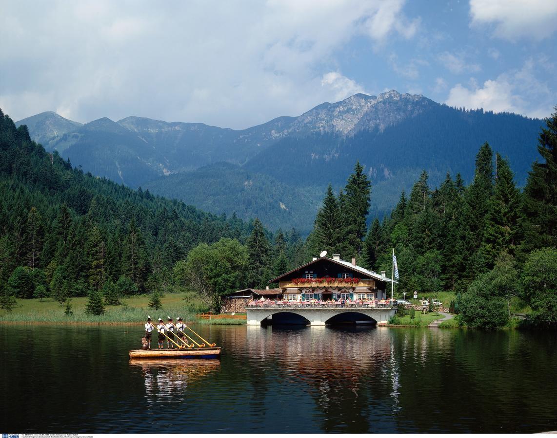 Wolke7 Apartment Garmisch-Partenkirchen Bagian luar foto